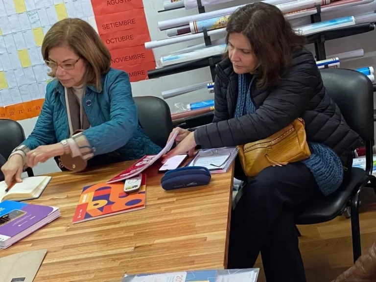 75a44b_ad60d07781424999995bf370759878ad_mv2